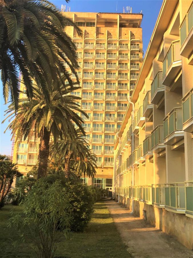 Amza Park Hotel 加格拉 外观 照片